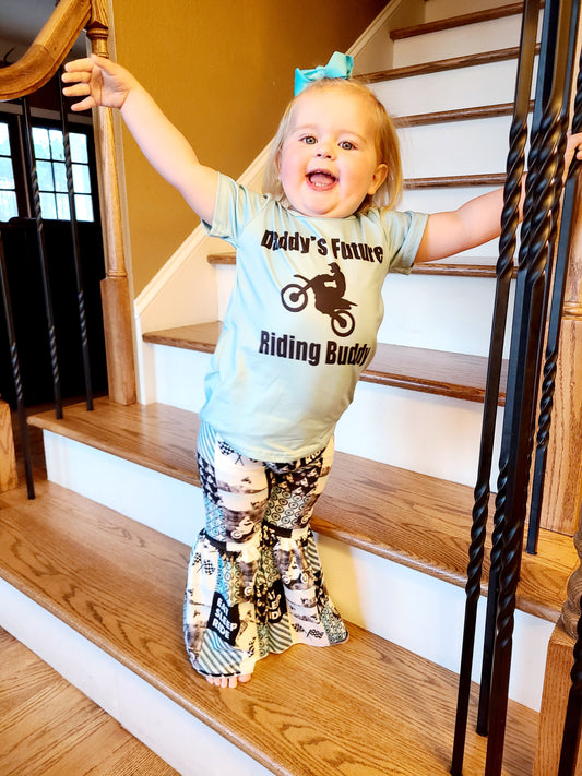 FREE OUTFIT!